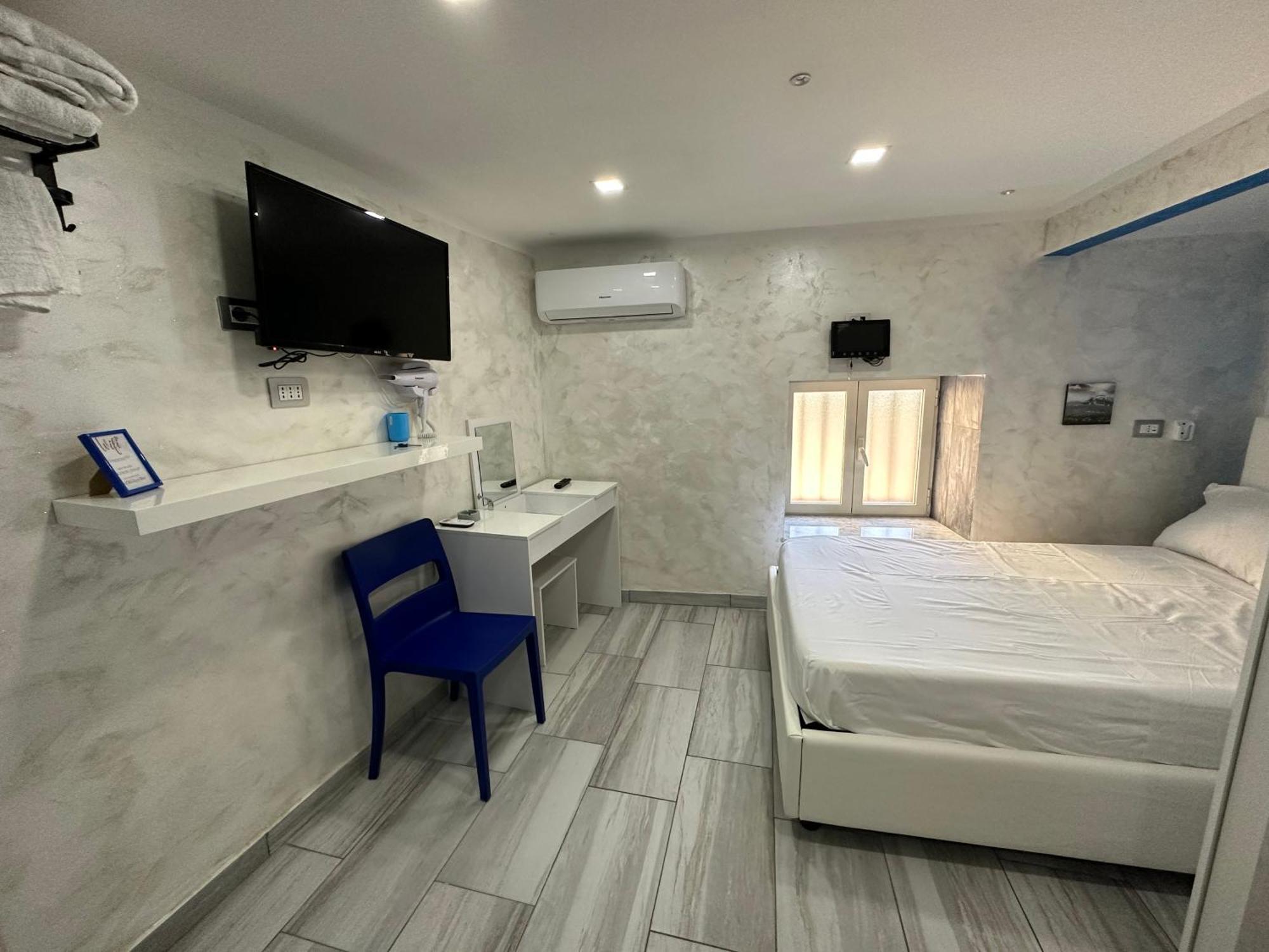 Hotel Clopat Vacanze2023 à Naples Extérieur photo